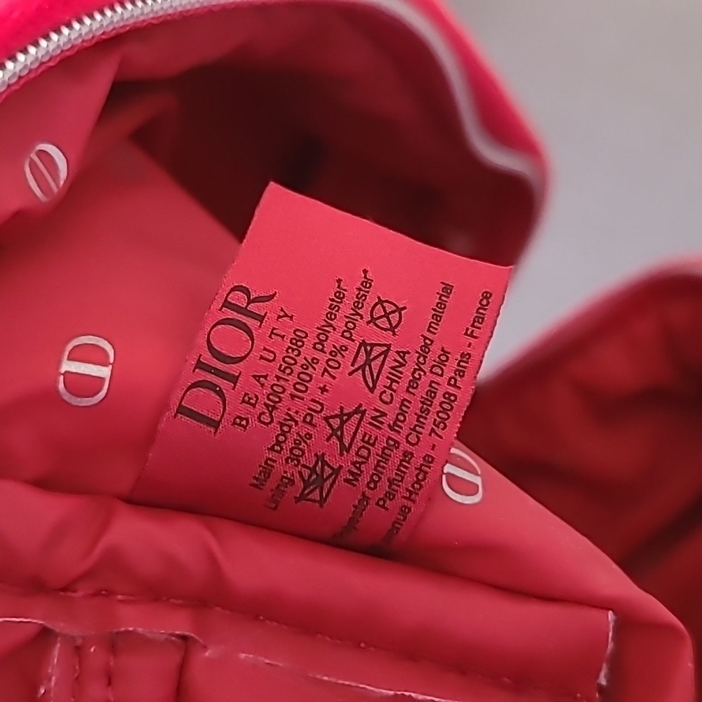 DIOR Beauty - Trousse Pouch in red velvet - Picture 9 of 9